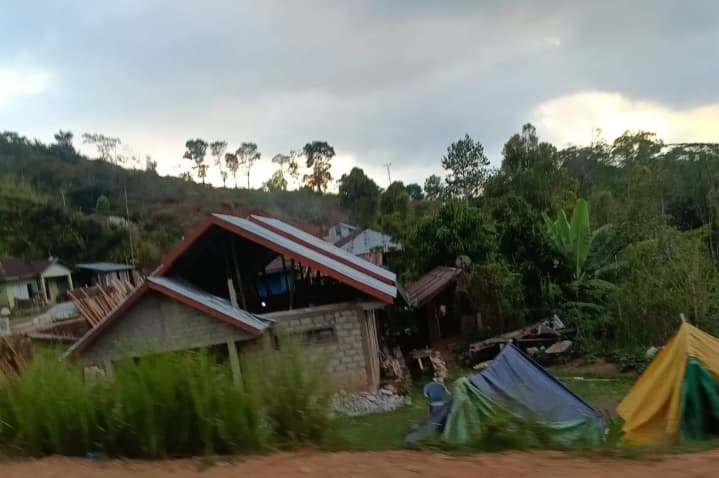 Polda Bali Kerahkan Tim SAR Brimob dan Dapur Lapangan untuk Bantu Korban Gempa NTT