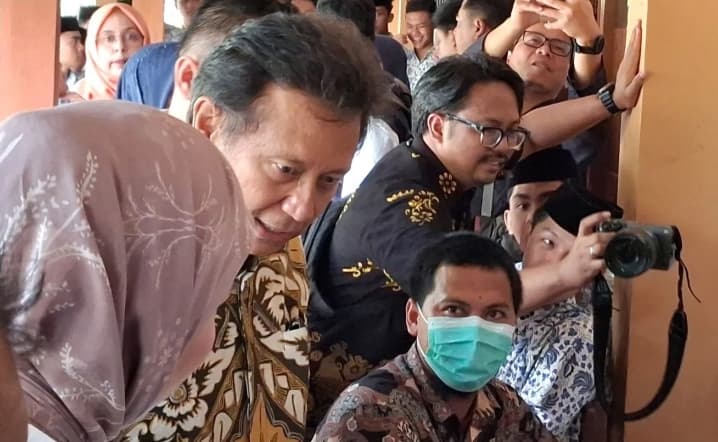 Menkes Sebut Banyak Penyintas Gempa NTT Alami Patah Tulang, Dua Rumah Sakit Lapangan Beroperasi