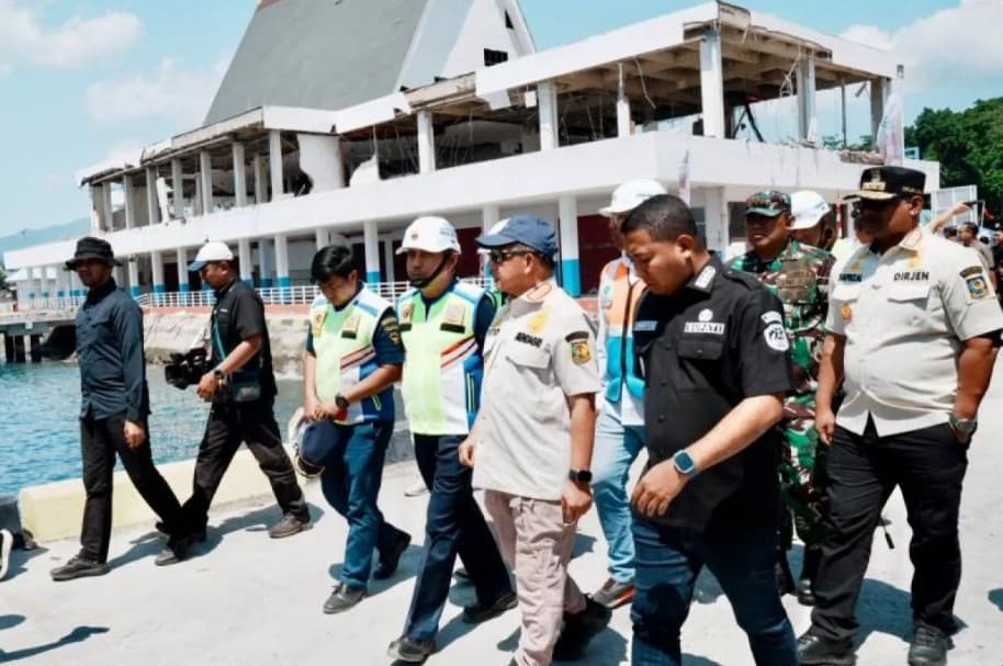 Tito Pastikan Pelayanan Pelabuhan Laurentius Say Tetap Normal Pascagempa Sikka