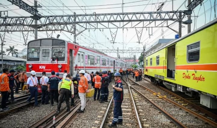 KRL Bogor Tertemper Orang di Cawang-Tebet, KAI Commuter Terapkan Perjalanan Satu Jalur