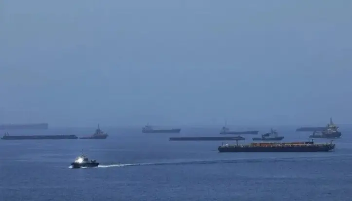 Militer AS Diam-Diam Mengawal Kapal Tanker Minyak Melintasi Selat Hormuz