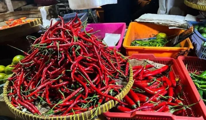 PIHPS Mencatat Harga Cabai Rawit Merah Rp52.750 dan Telur Ayam Rp22.650 per Kilogram