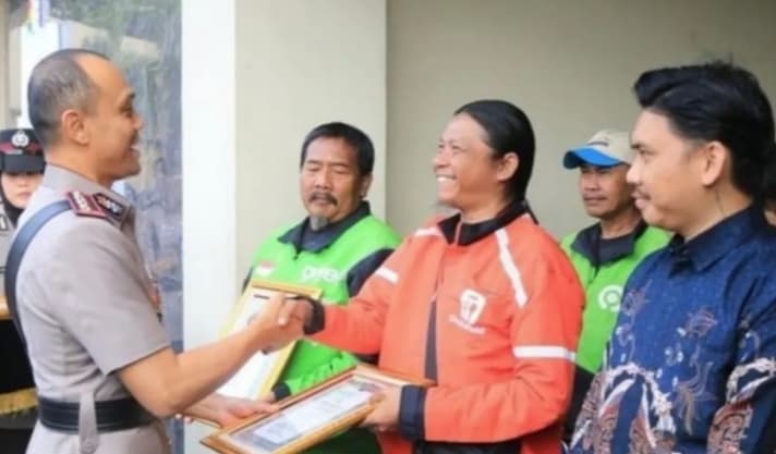 Polres Metro Bekasi Perkuat Kemitraan dengan Ojol dan Warga pada Hari Juang Polri 2026