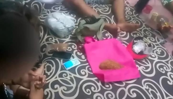 Polda Metro Menggagalkan Peredaran 108,23 Gram Tembakau Sintetis dan Menangkap Dua Pemuda di Depok