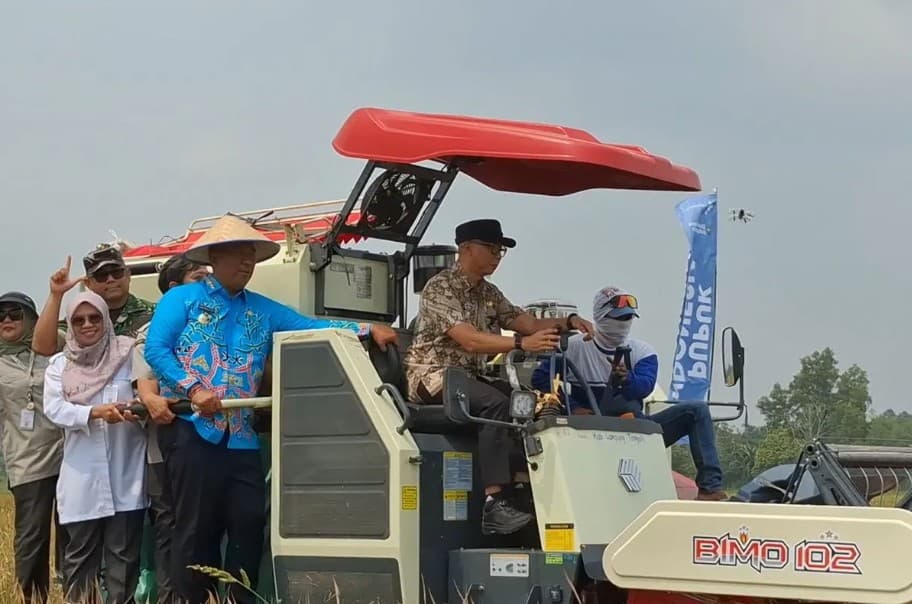 Pemprov Lampung Salurkan Empat Juta Liter Pupuk Hayati Cair, Bidik Produktivitas hingga 12 Ton per Hektare