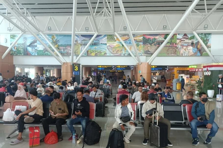Kabut Asap Karhutla Ganggu Penerbangan di Bandara Supadio, Lima Pesawat Terlambat dan Satu Dialihkan ke Batam