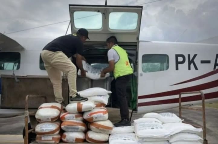 Operasi Modifikasi Cuaca di Riau Semai 26 Ton Garam untuk Tekan Karhutla