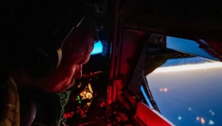 Pesawat Pengintai AS Mengumumkan Keadaan Darurat di Dekat Selat Hormuz