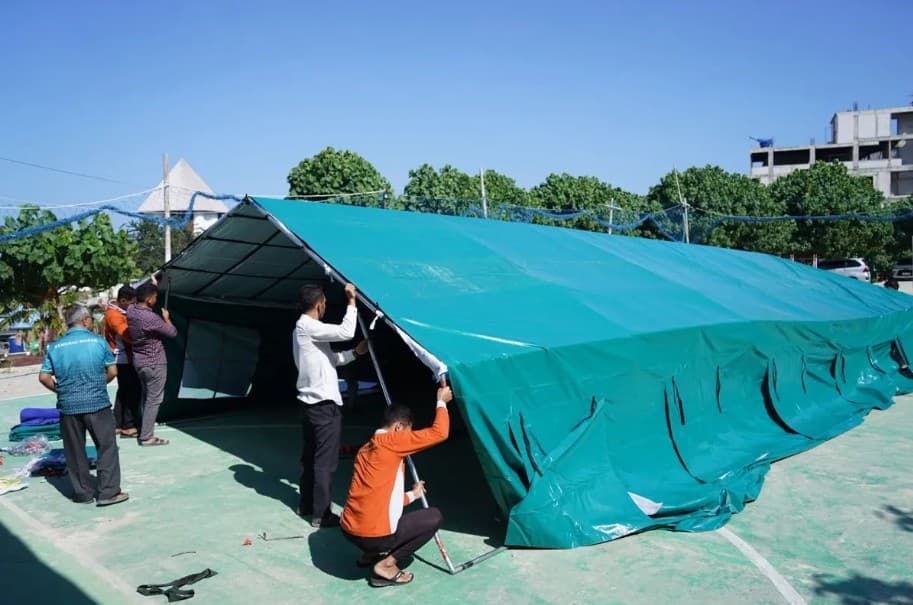 Kemenag Salurkan 1.000 School Kit dan 16 Ruang Belajar untuk Madrasah Terdampak Gempa Flores