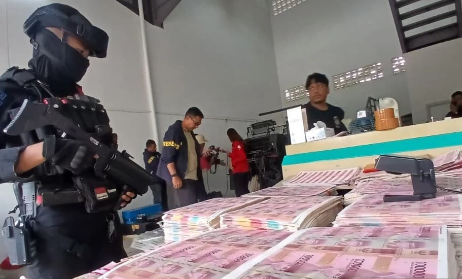 Polisi Bongkar Pabrik Uang Palsu Rp36 Miliar di Tangsel, Empat Tersangka Ditangkap