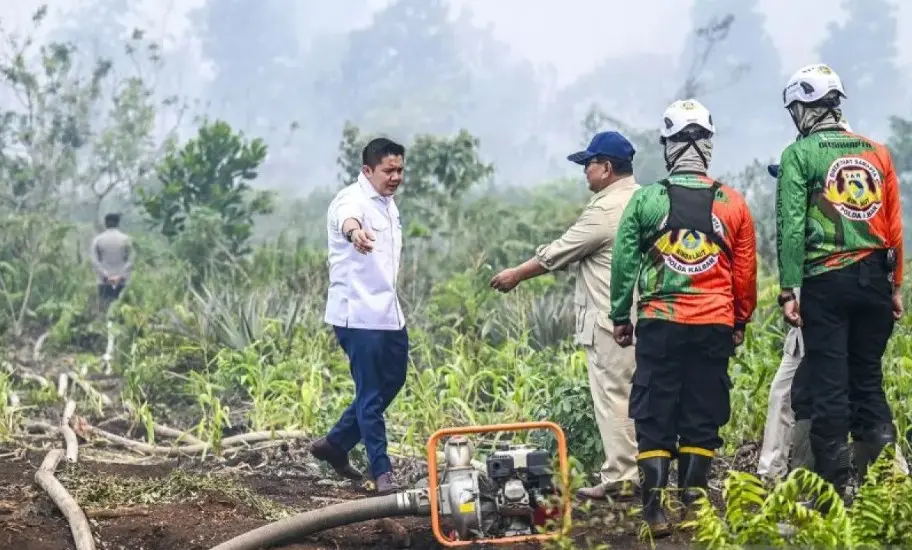 Prabowo Tinjau Langsung Karhutla Kalimantan Barat, Minta Penanganan Cepat dan Terkoordinasi