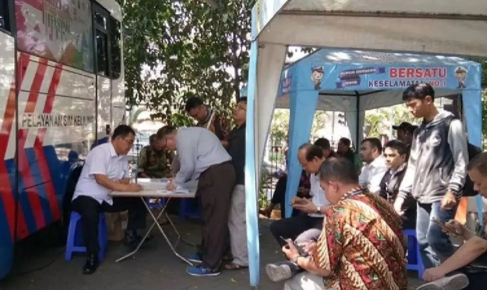 SIM Keliling Layani Perpanjangan SIM A dan C di Dua Lokasi Jakarta Hari Ini