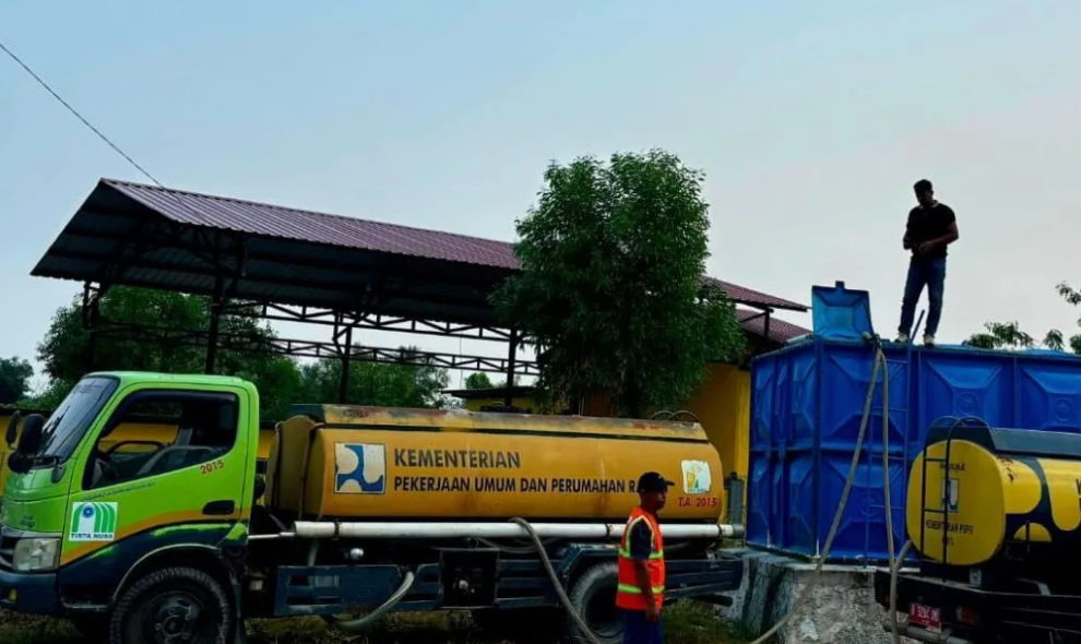 Kekeringan Melanda Natuna, Pemkab Salurkan Air Bersih Gratis kepada Warga Terdampak