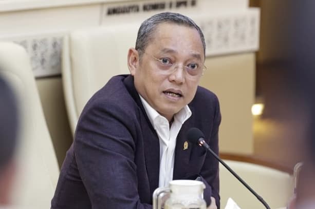 Deddy Sitorus Mendesak Pemerintah Pusat Ambil Alih Penanganan Karhutla di Kalimantan dan Sumatra