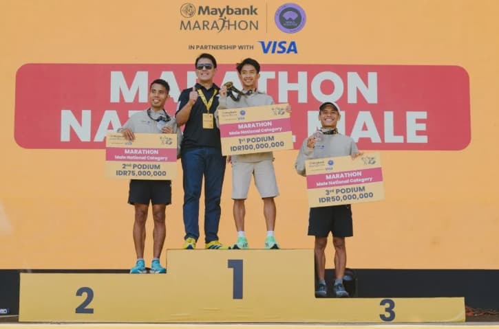 Robi Syianturi Melelang Jersei Juara Maybank Marathon 2026 untuk Membantu Korban Bencana NTT