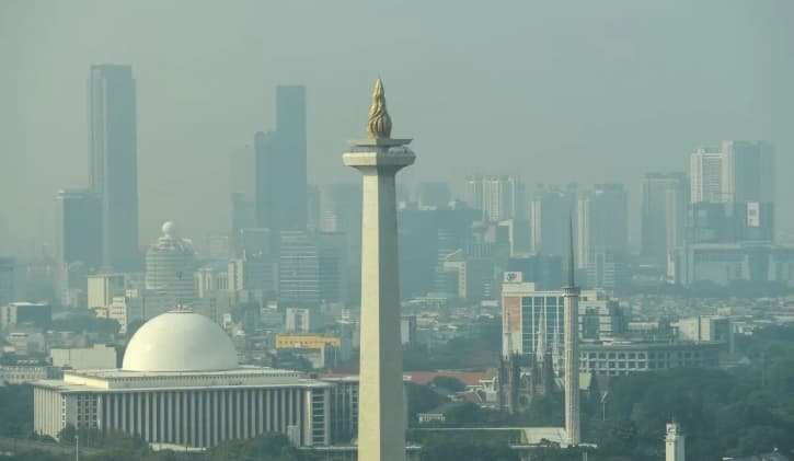 Kualitas Udara Jakarta Masuk Kategori Tidak Sehat, Warga Disarankan Memakai Masker