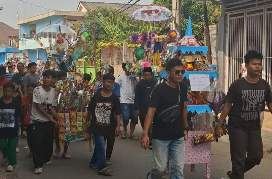 Tradisi Ngeropok Meriahkan Maulid Nabi di Kota Serang, 104 Panjang Mulud Dibagikan kepada Warga