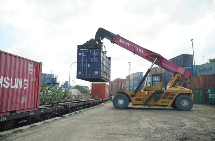KAI Kaji Jalur Logistik KITB Batang ke Pelabuhan Utama untuk Perkuat Distribusi Barang Nasional