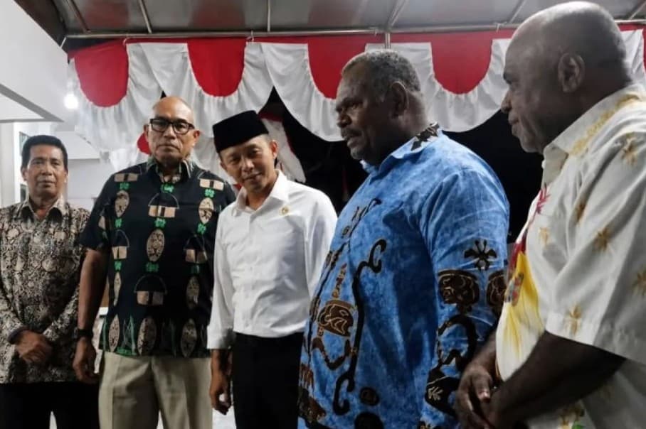 Gubernur Elisa Kambu Undang Menteri Kehutanan Hadiri Papeda Summit 2026 di Sorong