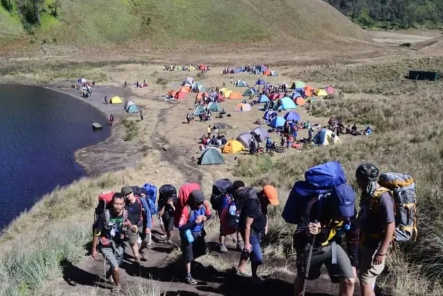 Karhutla Semeru Memicu Evakuasi 170 Pendaki dari Ranu Kumbolo