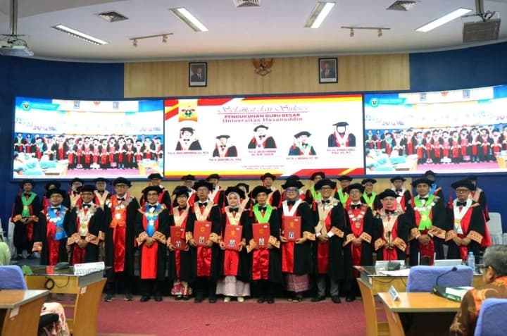 Rektor Unhas Dorong Guru Besar Terus Berkarya dan Perkuat Dampak bagi Masyarakat