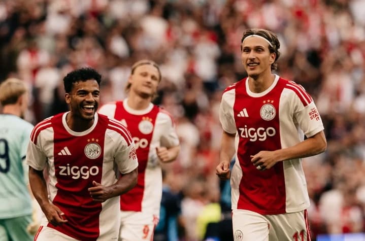Ajax yang Diperkuat Maarten Paes Menghadapi Atalanta dan Getafe di Liga Conference