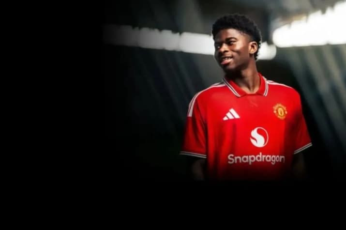Carlos Baleba Mengalami Cedera Pergelangan Kaki, Manchester United Menunda Debutnya hingga Tiga Pekan