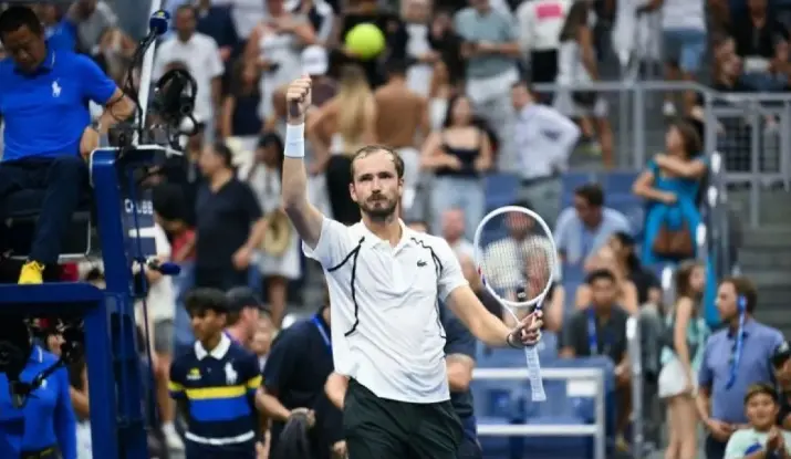 Daniil Medvedev Menang Meyakinkan di US Open 2026, Casper Ruud dan Marin Cilic Mundur