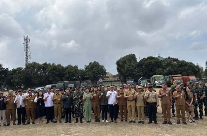Pemprov Bali Kirim Sembilan Truk Bantuan untuk Korban Gempa NTT