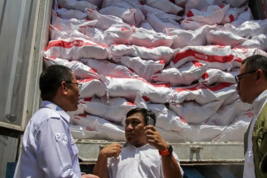 ID FOOD Buka Pasar Baru, 40 Ton Daging Ayam Petelur Jawa Timur Dikirim ke Makassar dan Papua