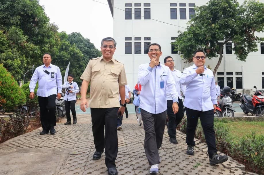 Menaker Yassierli Dorong Pendidikan Vokasi Siapkan SDM Adaptif Hadapi Perubahan Dunia Kerja