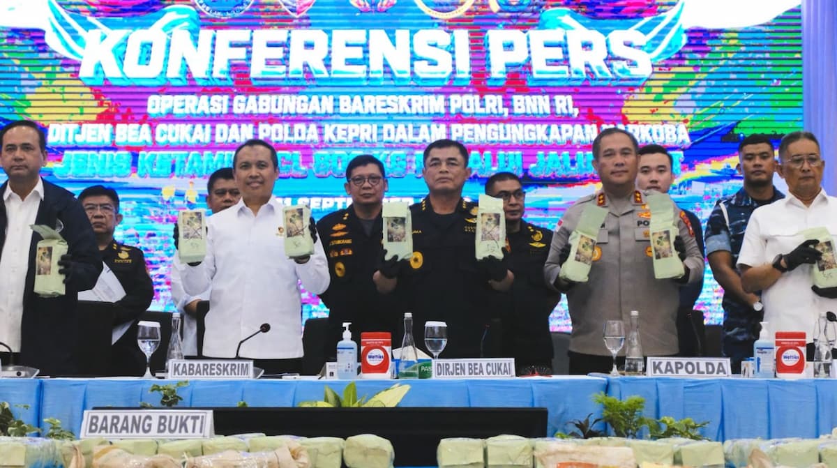 Bea Cukai dan Aparat Gabungan Tindak Dua Kapal, Gagalkan Penyelundupan 800 Kilogram Ketamin di Perairan Anambas