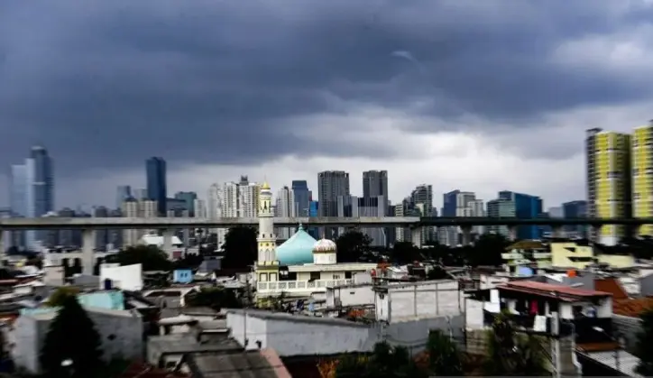 BMKG Prakirakan Awan Tebal Menyelimuti Mayoritas Kota Besar Indonesia pada Kamis