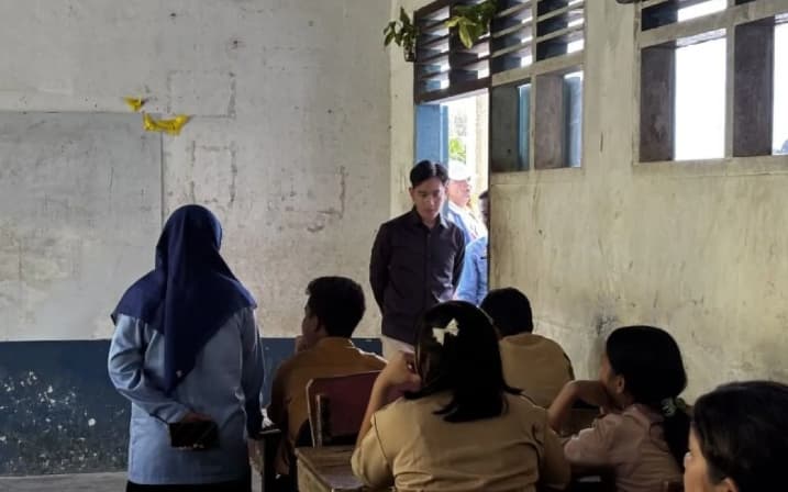 Gibran Tinjau SMAN 1 Barus dan Pastikan Perbaikan Sekolah Pascabanjir Dipercepat