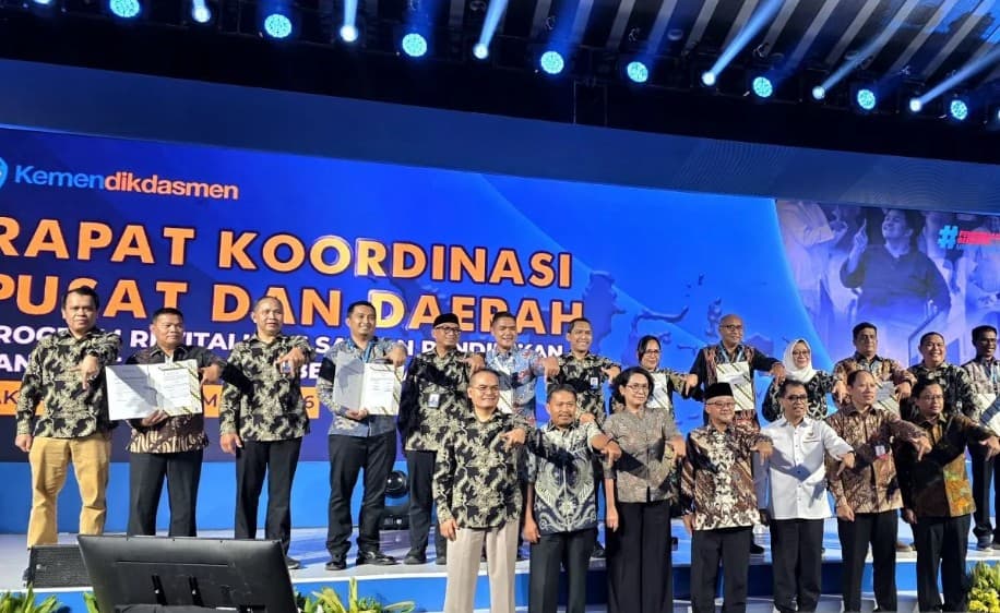 Mendikdasmen Izinkan Dana BOS untuk Perbaiki Kerusakan Ringan dan Bayar Tambahan Listrik Sekolah