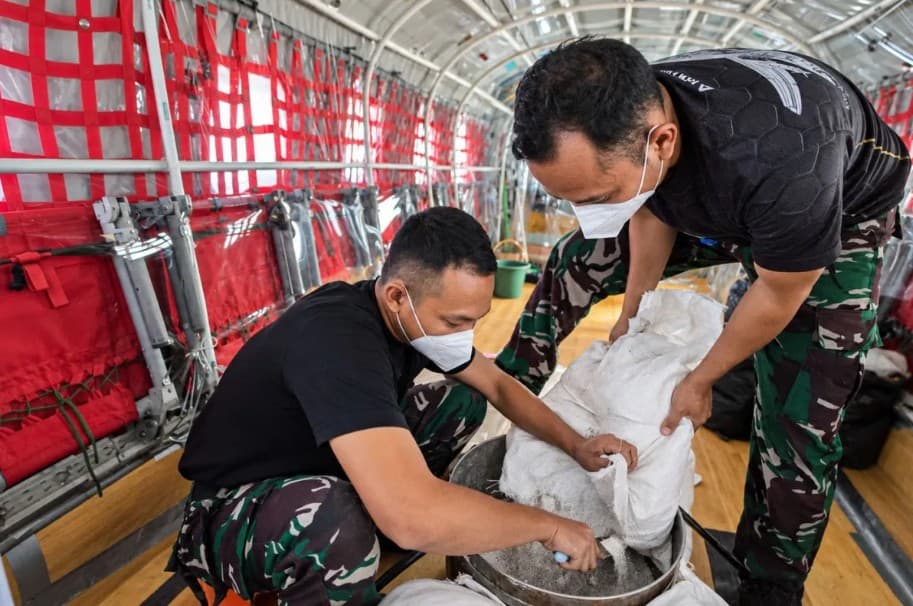 KLH Gencarkan Operasi Modifikasi Cuaca untuk Cegah Karhutla Meluas di Kalimantan