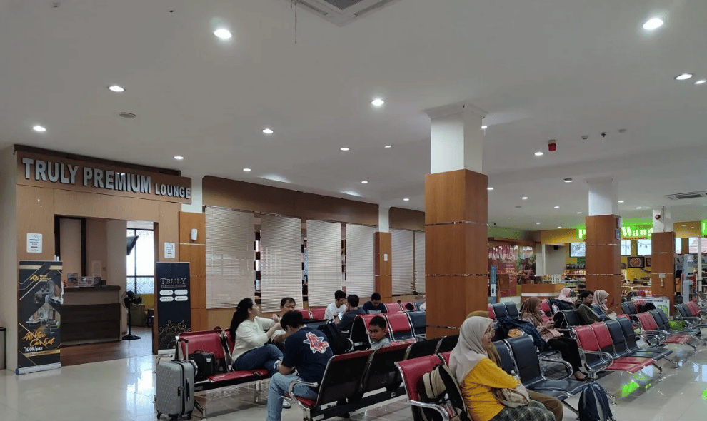 Abu Vulkanik Anak Krakatau Ganggu Penerbangan, 14 Penerbangan di Bengkulu Ditunda atau Dibatalkan