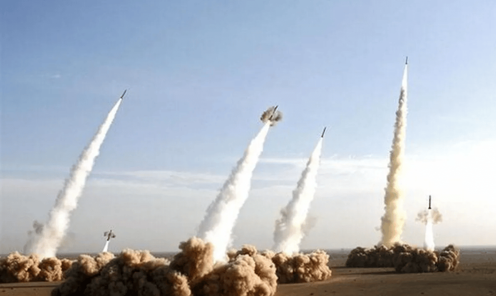 IRGC Klaim Rudal Balistik Menghantam Kapal Induk dan Kapal Perusak AS