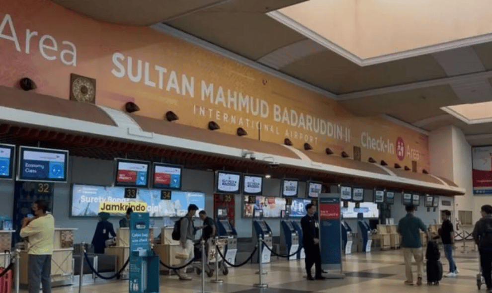 Erupsi Anak Krakatau Membatalkan 18 Penerbangan di Bandara SMB II Palembang