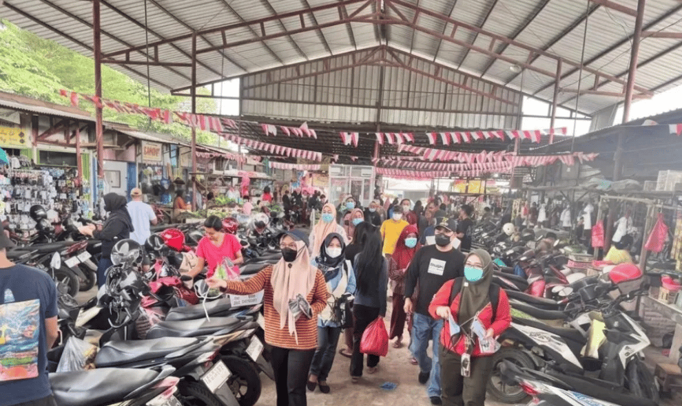 Pemkot Bandarlampung Kerahkan Tenaga Kesehatan dan Bagikan Masker untuk Lindungi Warga dari Abu Krakatau