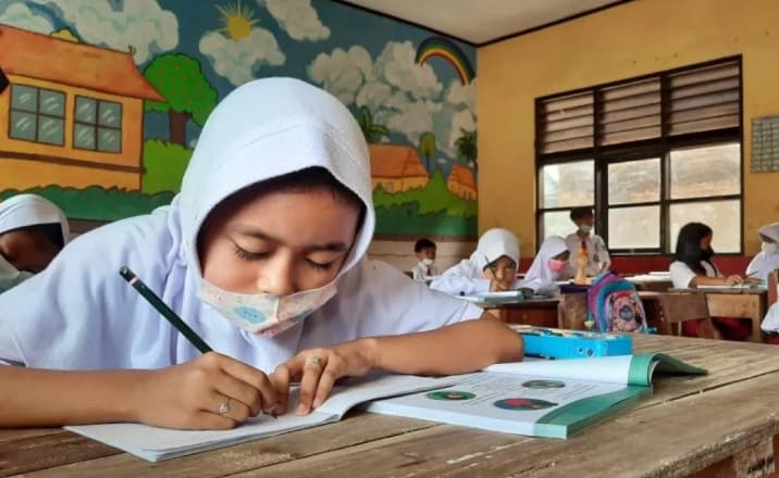 Pemkab Tangerang Wajibkan TK hingga SMP Jalani PJJ akibat Sebaran Abu Anak Krakatau