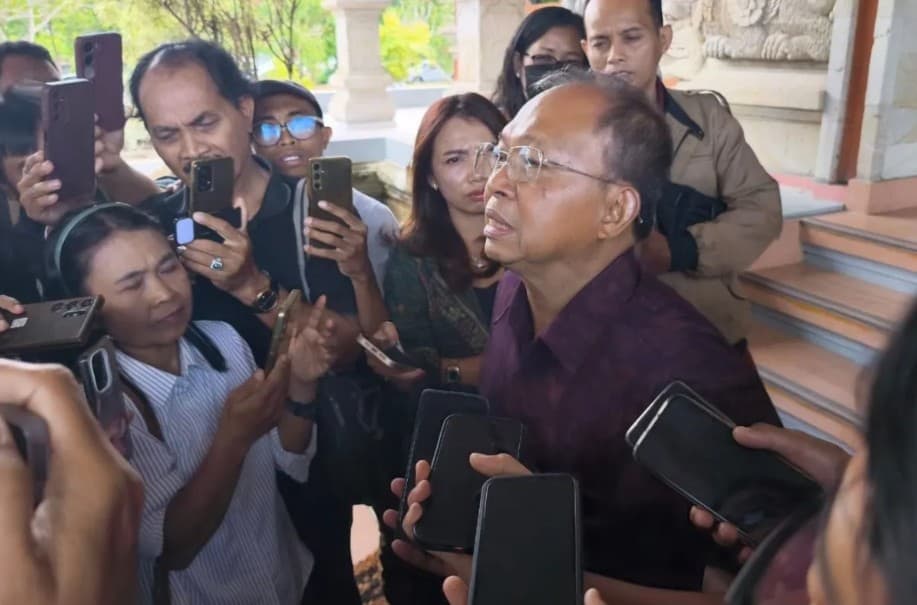 Koster Pastikan Penerbangan Internasional Bali Tetap Lancar meski Erupsi Anak Krakatau Ganggu 108 Penerbangan