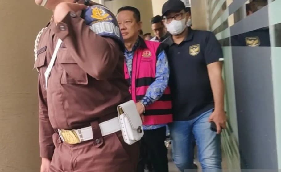 Febrie Adriansyah Diperiksa Hampir Tujuh Jam, Penyidik Dalami Dugaan Aliran Uang dari Tan Kian
