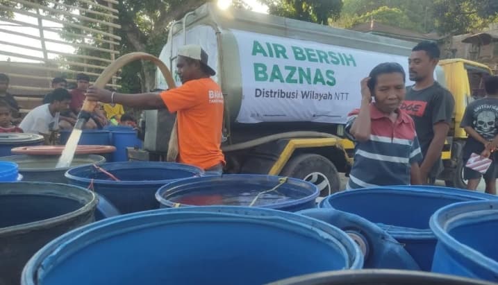 Baznas Distribusikan Air Bersih untuk Penyintas Gempa Flores, Layanan Darurat Terus Diperluas
