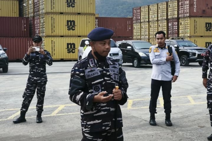 Tim SAR Memperluas Pencarian Delapan Orang yang Hilang Kontak saat Meliput Anak Krakatau