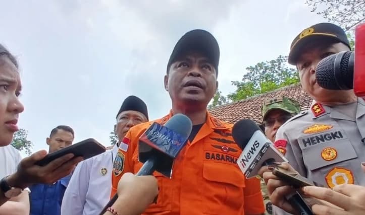 TNI AL Mengerahkan Tiga Kapal Perang untuk Memperluas Pencarian Jurnalis di Selat Sunda