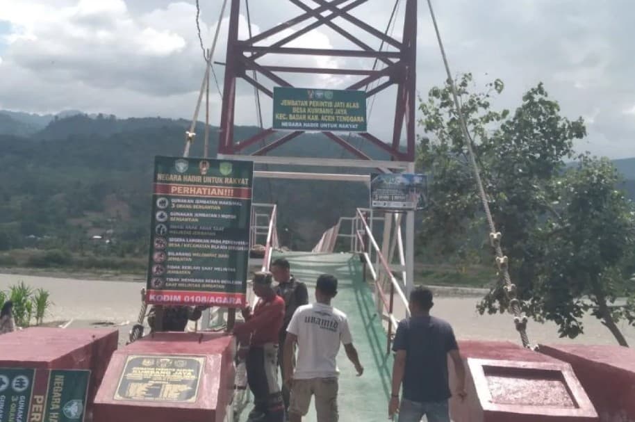 TNI dan Warga Rampungkan Tujuh Jembatan Gantung di Aceh Tenggara, Akses Pascabencana Kembali Terhubung