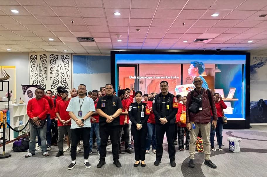 Imigrasi Medan Menerima 49 PMI yang Dipulangkan dari Malaysia melalui Bandara Kualanamu