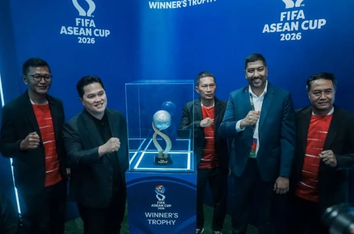 Trofi FIFA ASEAN Cup 2026 Dipamerkan di Jakarta, Erick Thohir Ajak Publik Dukung Timnas Indonesia