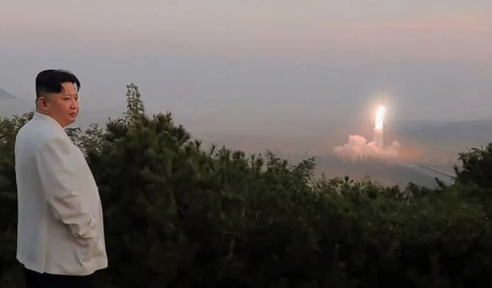 Korea Utara Luncurkan Rudal Balistik Usai Latihan Militer AS-Jepang-Korsel Berakhir